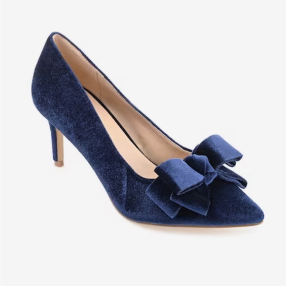 Journee Collection Shoes - Journee Collection Women's Crystol Pumps size 5.5